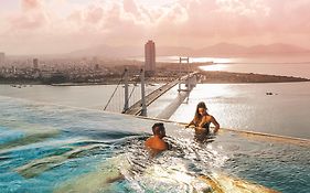 Wyndham Danang Golden Bay - Free Shuttle Bus To Beach