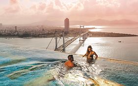 Wyndham Danang Golden Bay - Free Shuttle Bus To Beach